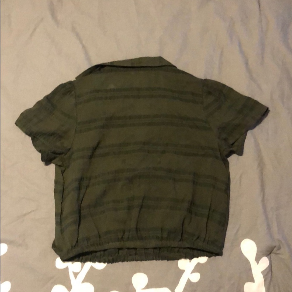 Collared Top - Picture 2 of 4